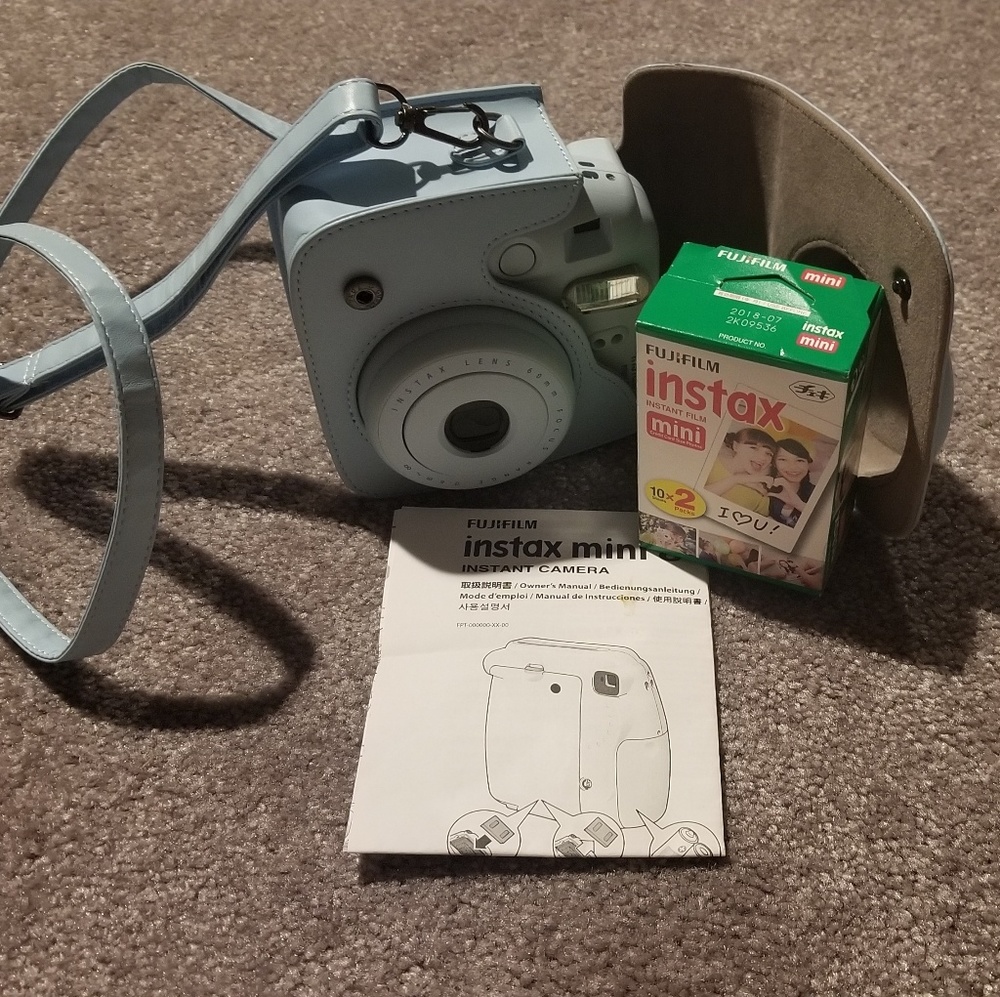 Instant camera - Picture 2 of 3